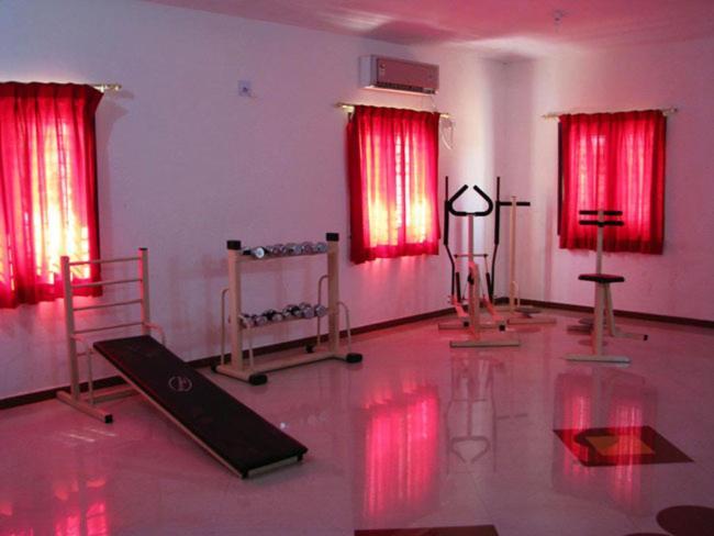 Aum Health Resort Vadodara Buitenkant foto
